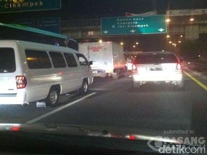 Tol JORR Arah Cikampek Macet dari Jatiasih Hingga Cikarang