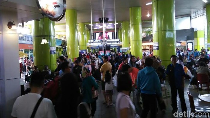 mudik di gambir