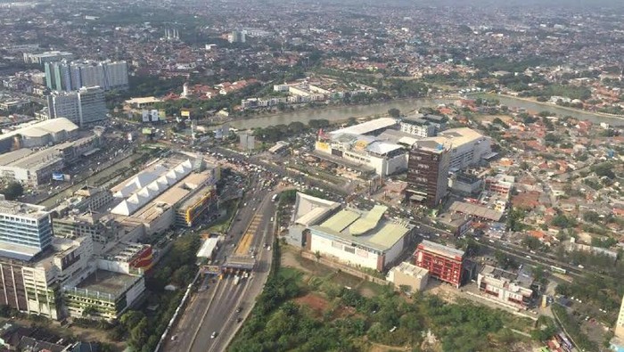 Begini Penampakan Kepadatan Arus Lalu Lintas Keluar Jakarta dari Udara