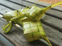 8 Teknik Memasak Ketupat dan Menyimpannya agar Tidak Cepat Basi