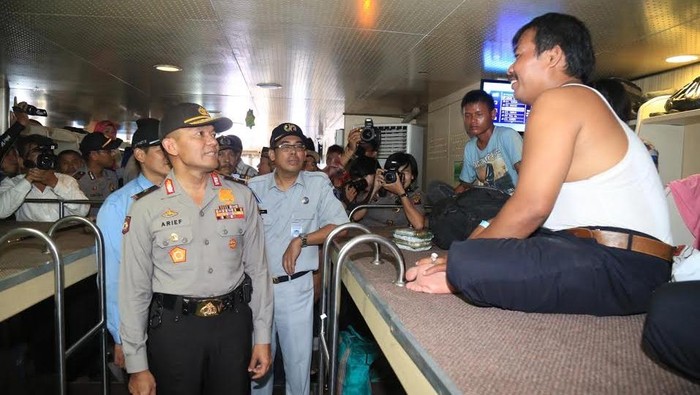 Kapolda Kalbar Blusukan Keluar Masuk Terminal dan Pelabuhan Cek Arus Mudik