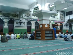 Cerita Takbiran Warga Belanda di Masjid Al Azhar Kebayoran Baru