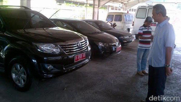 Sebelum Mudik, Gubernur Ganjar Sidak Mobil Dinas di Kantornya