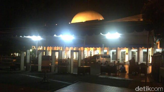 Wapres JK, Menteri dan Pejabat Negara Salat Id di Masjid Istiqlal