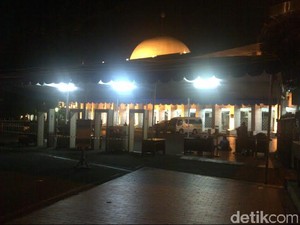Wapres JK, Menteri dan Pejabat Negara Salat Id di Masjid Istiqlal