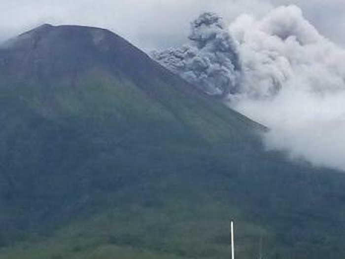 Intensitas Vulkanik Gunung Gamalama Malam ini Menurun