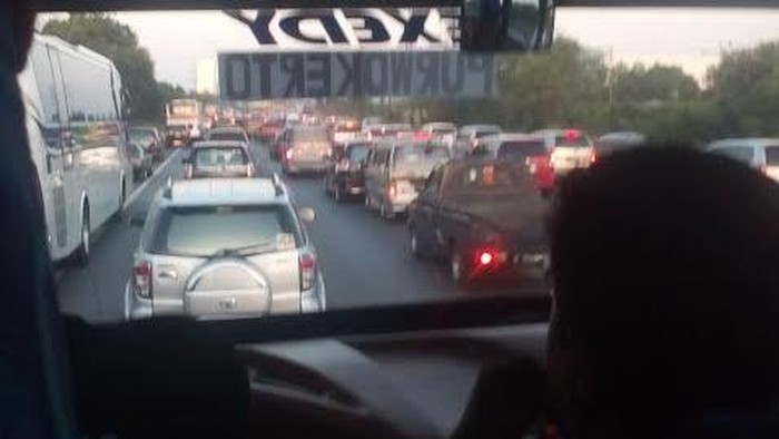 Buat Pemudik, Jakarta-Cikampek Masih Merayap Loh