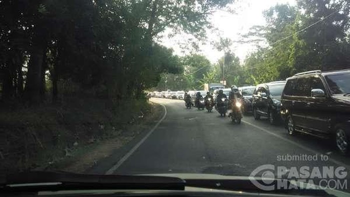 Brebes Masih Seram, Macet 5 Km karena Perlintasan Kereta Api