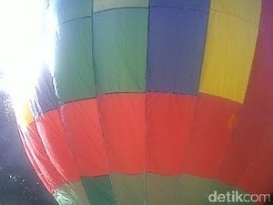 Duaaar! Balon Udara Terbakar Timpa Rumah Warga Saat Rayakan Lebaran