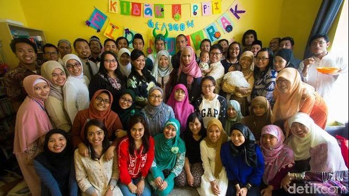 Perbedaan Penetapan Tanggal  1 Syawal 1436 H di Inggris Raya