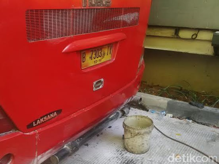 Bus TransJ di Jatinegara Terbakar di Bagian Mesin