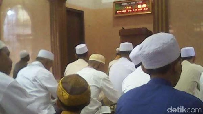 Warga di Cipinang Muara Salat Id Sabtu Ini