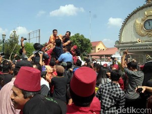 Belum Selesai Didoakan Lima Gunungan Sudah Ludes Lebih Dulu