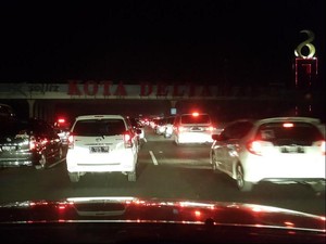 Lalin di Tol Cikampek Lancar, Padat di Rest Area KM 52