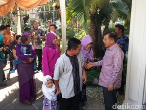 Presdir Freeport dan Mentan Berlebaran ke Rumah JK