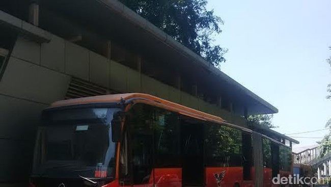 Cerita Miris Dua Bus TransJ Terbakar dalam Sebulan dan Solusi Ahok