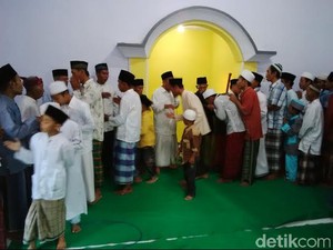 Di Probolinggo Jamaah Abohge Salat Id Hari Ini Minggu Wage