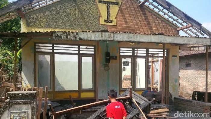 Kasihan Wanita ini, Rumahnya Kebakaran di Malam Takbiran