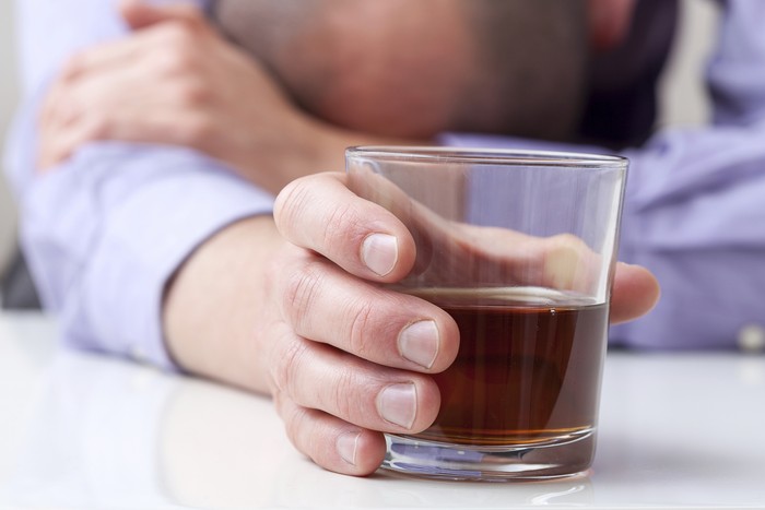 pemabuk minum alkohol