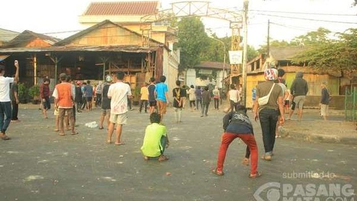 Ngeri! Buntut Tawuran Warga di Klender Ada Aksi Main Culik, 1 Pemuda Tewas