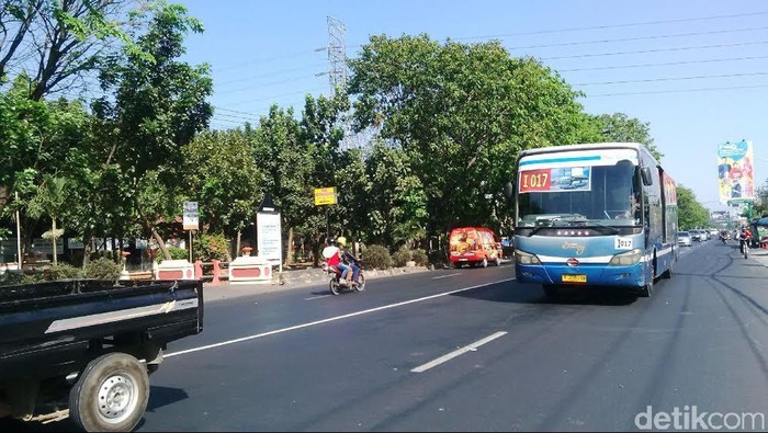 Tak Punya Jalur Sendiri, Ini Beda Bus Trans Semarang dengan TransJ