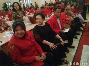 Bikin Lapangan Olahraga Gratis, Risma Ingin Surabaya Lahirkan Beckham