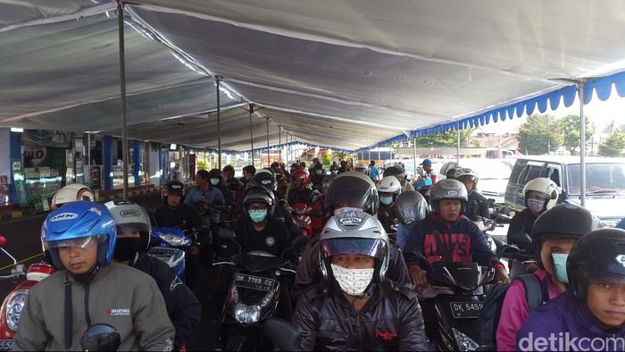 Baru 18 Persen Arus Balik Penumpang dari Pelabuhan Ketapang Menuju Bali