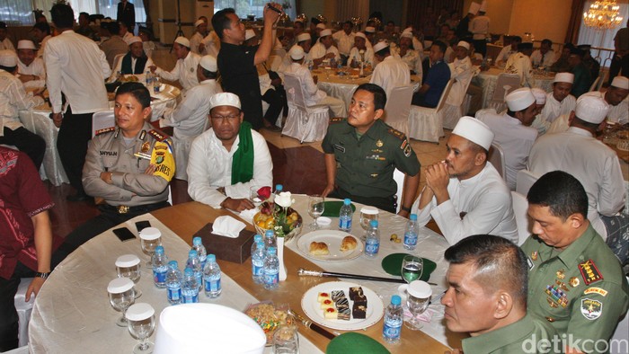 Tokoh Agama Hadir Juga di Pertemuan Kapolda-Pangdam, Ada dari FPI dan FKUB