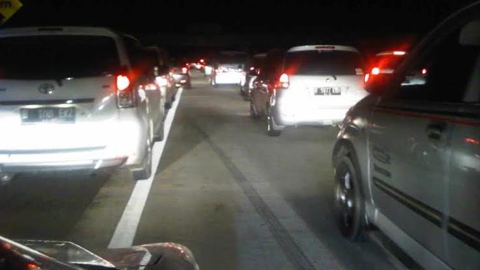 H+4 Lebaran, Tol Cipali Arah Jakarta Macet Panjang