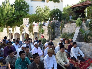 Khotbah Id di Ibu Kota Yunani Diwarnai Wejangan Hadapi Krisis