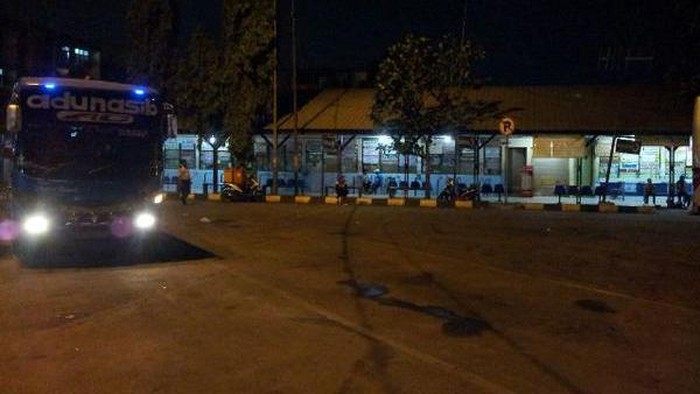Arus Balik, Terminal Lebak Bulus dan Kali Deres Masih Lengang