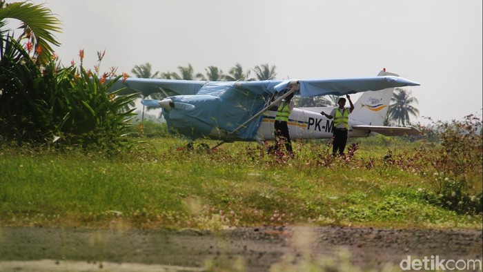 Bandara Trunojoyo Operasi Kembali, Blimbingsari dan Notohadinegoro Masih Tutup