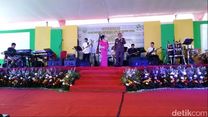 Bikin Heboh! Jaksa Agung Duet dengan Syahrini