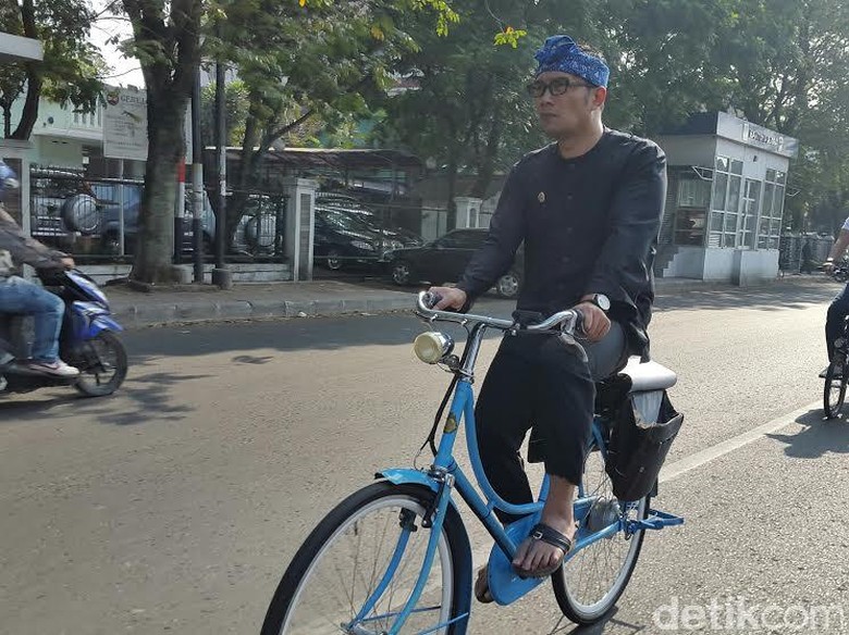Penjelasan Polisi soal Ridwan Kamil Ditabrak Pengemudi Motor Penjelasan Polisi soal Ridwan Kamil Ditabrak Pengemudi Motor