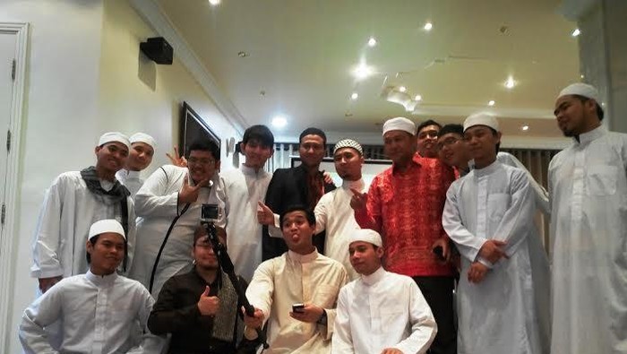 Saat WNI Berbaur dengan WN Suriah Santap Opor Lebaran di Damaskus
