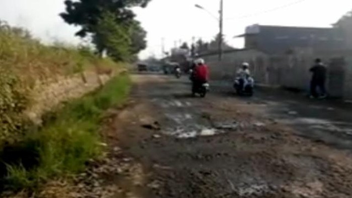 Dear Bupati Bogor, Warganya Mengeluh Jalan di Bojonggede dan Parung Rusak Parah