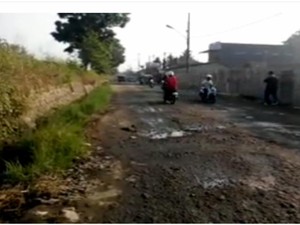 Dear Bupati Bogor, Warganya Mengeluh Jalan di Bojonggede dan Parung Rusak Parah