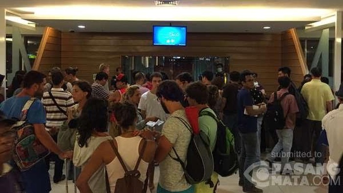 AirAsia Denpasar-Jakarta Delay Lebih dari 12 Jam, Penumpang Protes