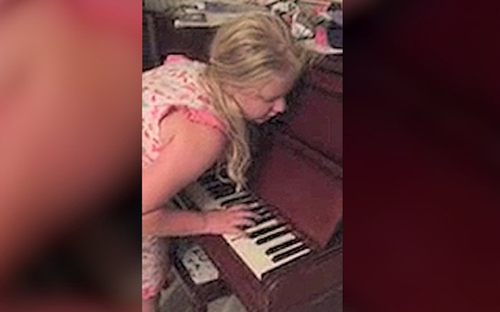 Idap Sleepwalking, Gadis Ini Bisa Bermain Piano Sambil Tidur