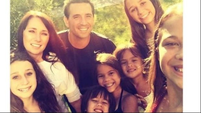 Kisah Laura, Adopsi 4 Anak Sahabatnya yang Meninggal karena Kanker Otak