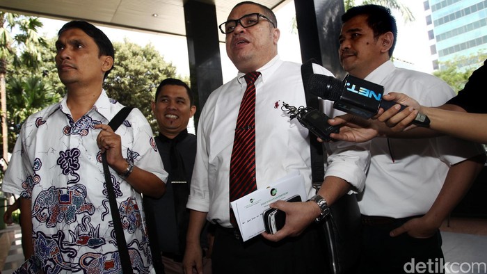 Siapkan Praperadilan, Razman Minta Kejelasan Status Tersangka Gatot ke KPK
