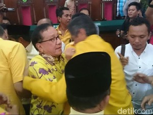 Kubu Ical Klaim Berhak Teken Calon di Pilkada, Agung Cs: Tidak Bisa!