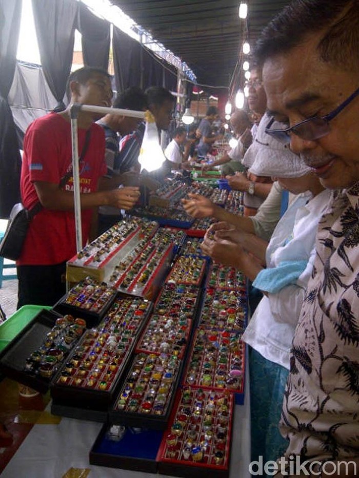 Batu Akik Pun Jadi Oleh-oleh Pemudik