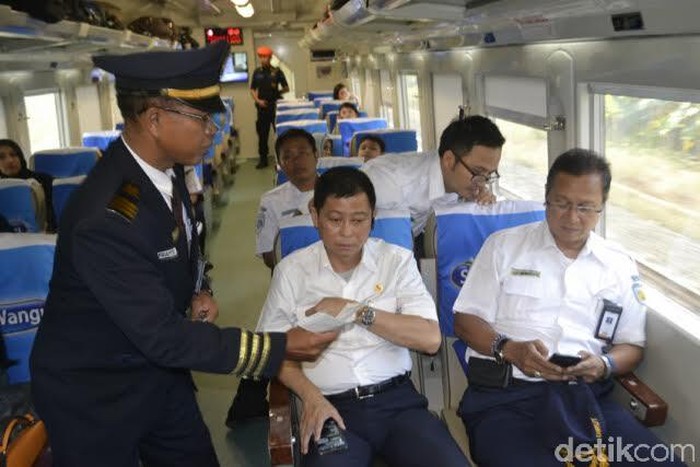 Menhub: Kecelakaan H-7 hingga H+7 Lebaran Turun Dibanding Tahun 2014
