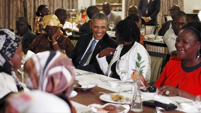Tiba di Kenya, Obama Makan Malam dengan Keluarga Ayahnya