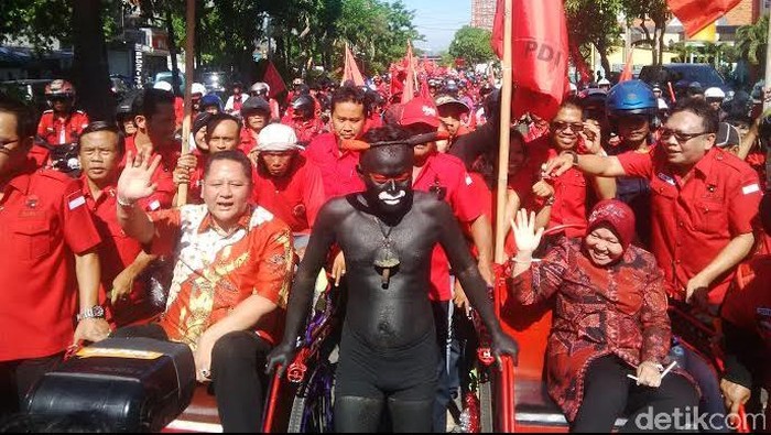 Koalisi Majapahit Akhirnya Pecah, Risma Dikeroyok Dua Penantang