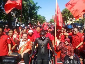 Sekarang Risma Diganjal, Besok Bisa Saja Ridwan Kamil dan Ahok Disabotase