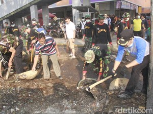 Bima Ancam Cabut Kartu Kuning Pedagang Pasar Anyar Bogor yang Jualan di Luar Kios