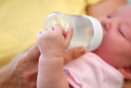 bayi minum susu