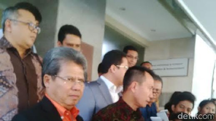 Komisioner KY Serahkan Kasus Hukumnya Pada Hakim Sarpin